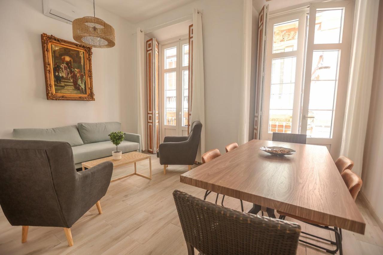 Apartamentos Catedral Málaga Kültér fotó