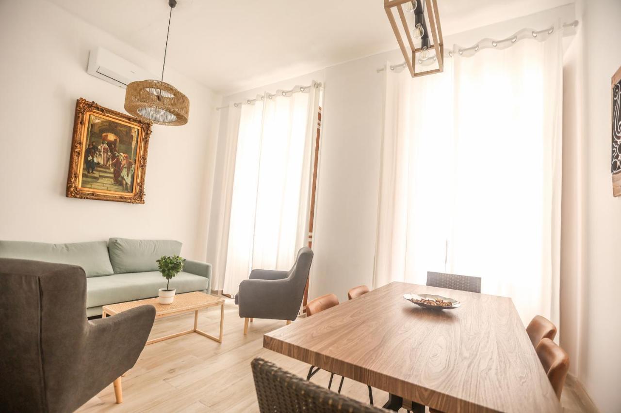 Apartamentos Catedral Málaga Kültér fotó