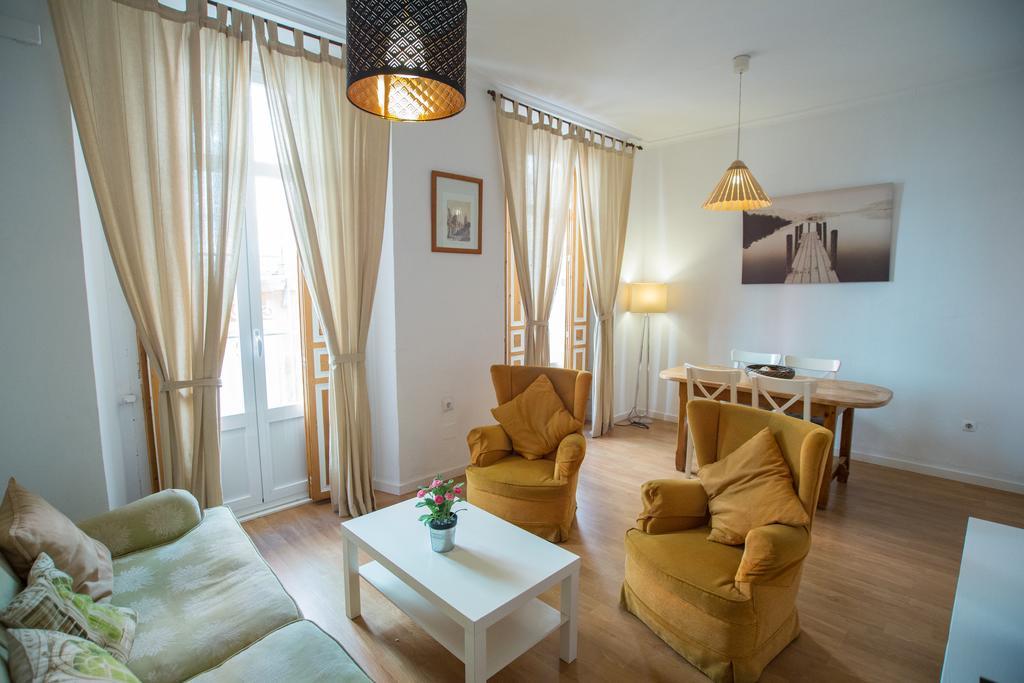 Apartamentos Catedral Málaga Kültér fotó